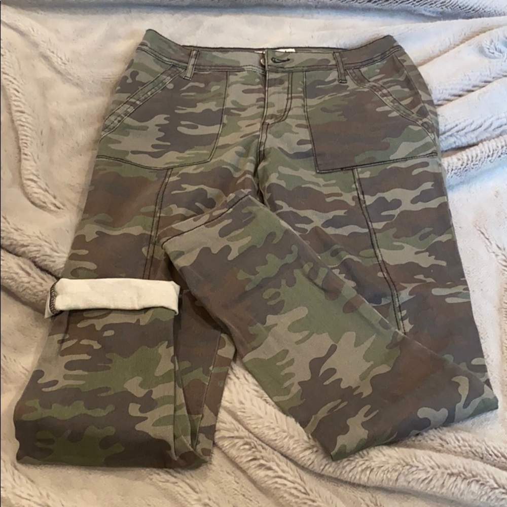 NWOT Knox Rose Camo